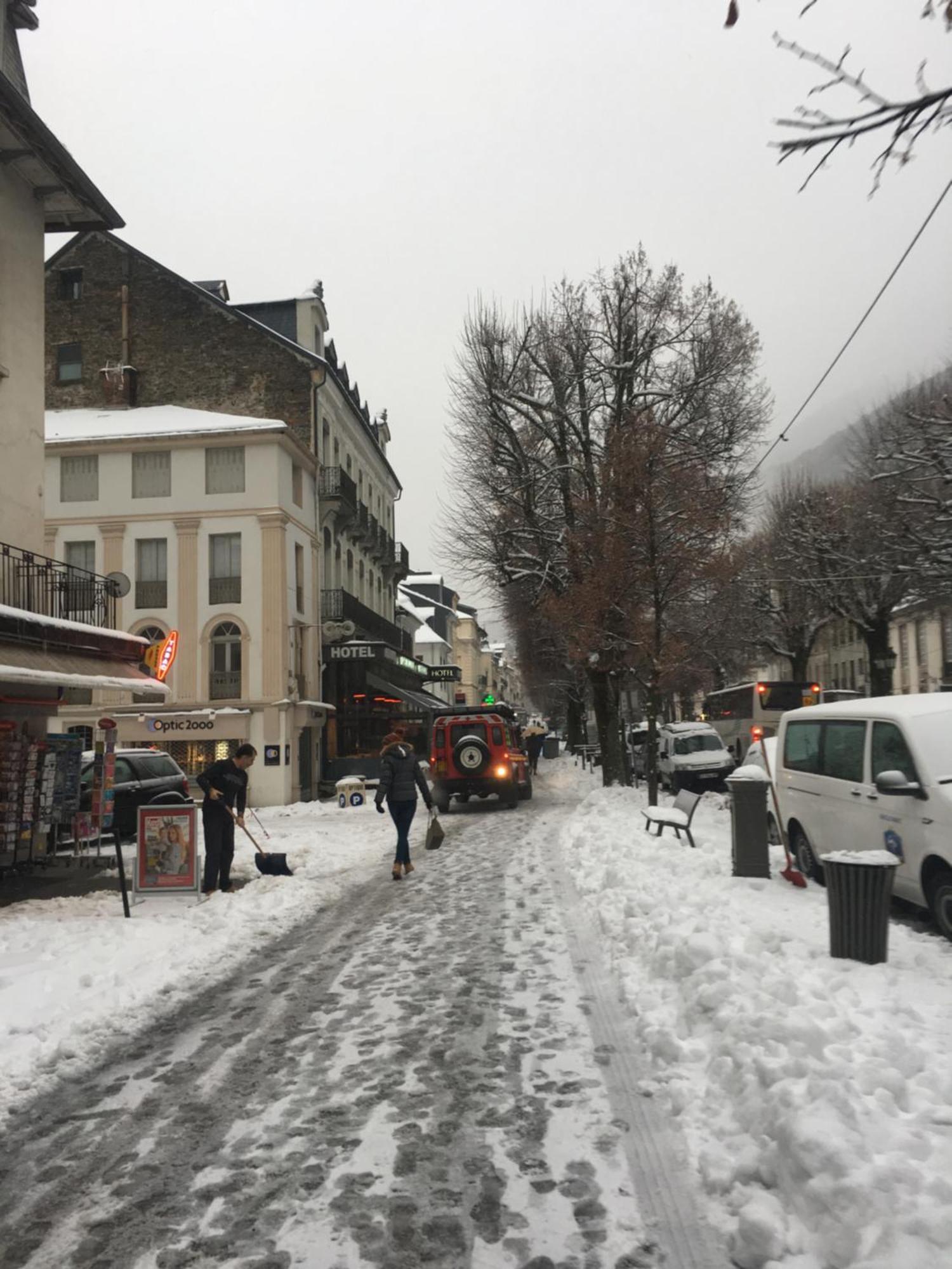 Hotel Le 41 Avenue Foch Bagnères-de-Luchon Zewnętrze zdjęcie