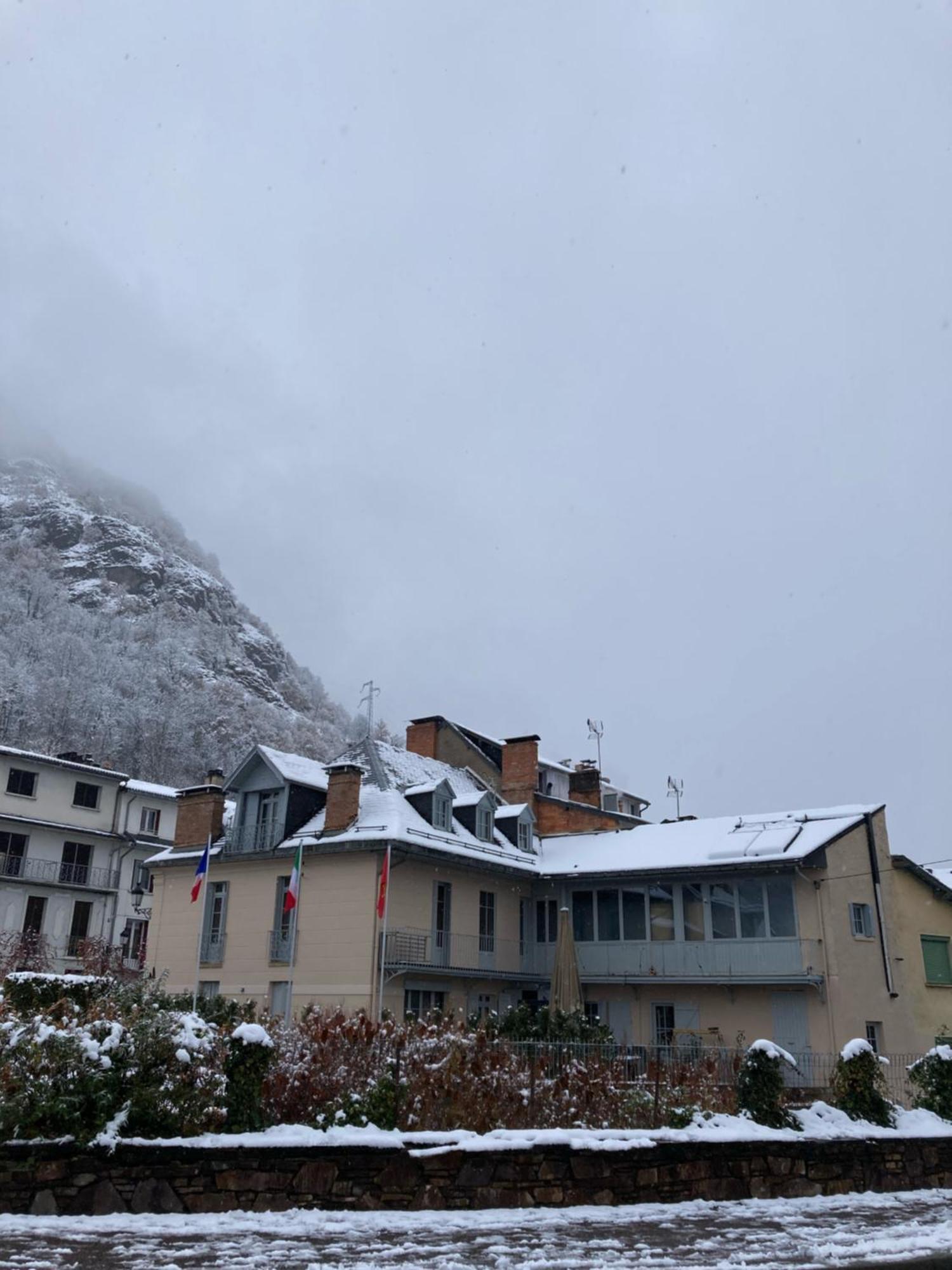 Hotel Le 41 Avenue Foch Bagnères-de-Luchon Zewnętrze zdjęcie